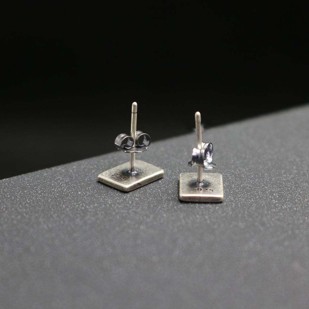 Retro Ace of Spades Earings For Men Women Punk Gothic Hiphop Zinc Alloy Stud Earings Good Luck Jewelry Unisex Creative Gift