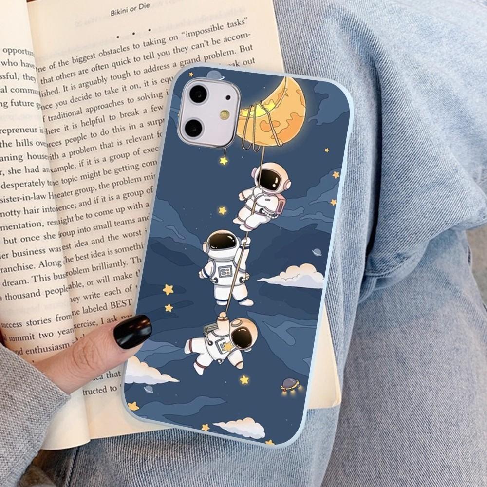 Space Astronaut Cartoon Phone Case For IPhone 14 11 12 13 Mini Pro Xs Max 8 7 6 6S Plus X XR Solid Candy Color Case