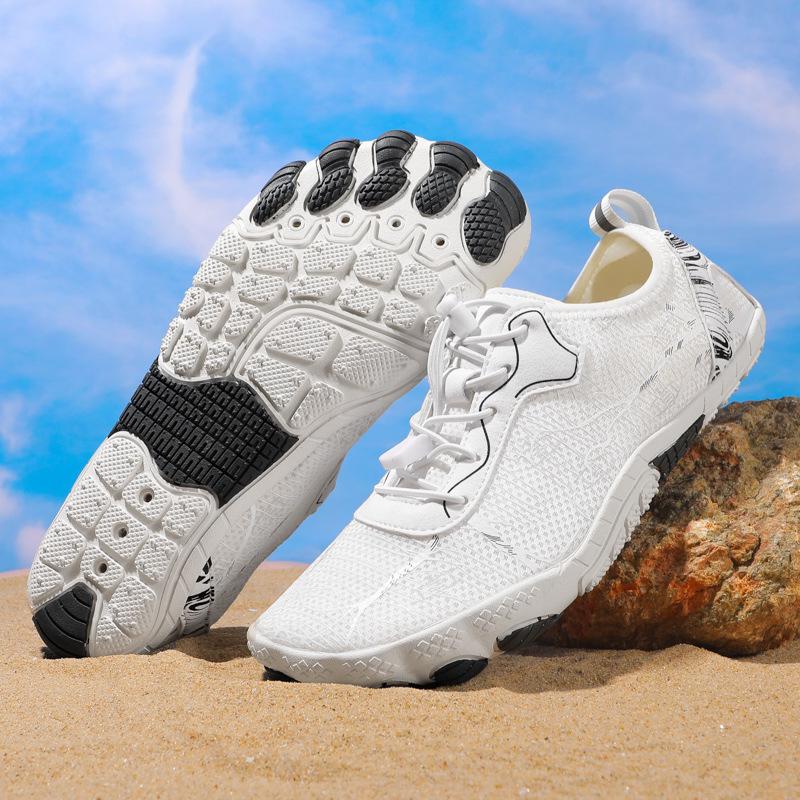 

Versatile Unisex Aqua Shoes: Quick-Dry for Canyoning, Beach, Swimming & Indoor Jump Rope Size 40