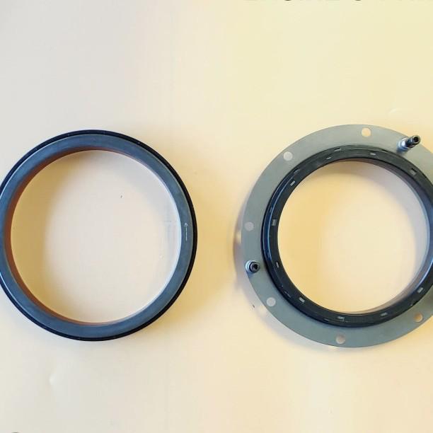 Cummins QSX15 Engine Crankshaft Front Oil Seal (4955383)