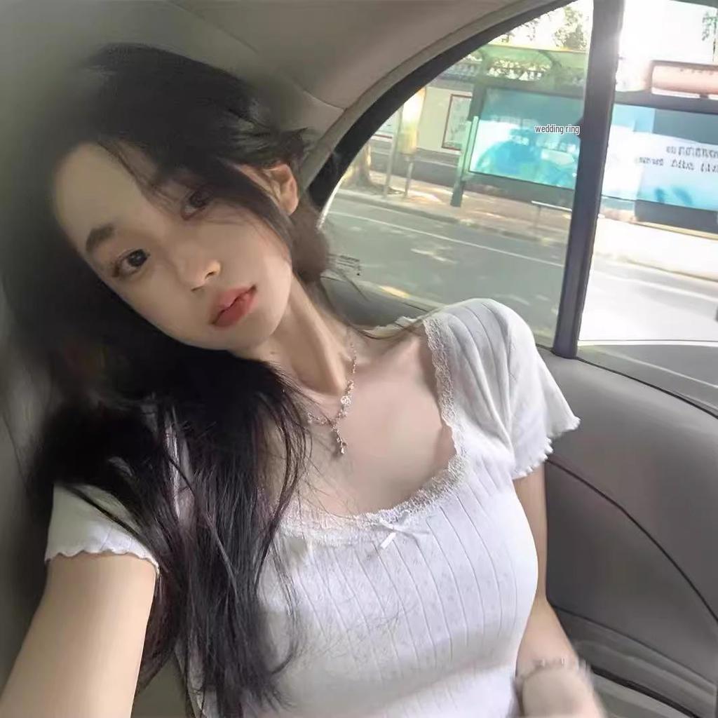 White Lace Short-Sleeve Summer T-Shirt for Girls - Slimming, Casual, and Fashionable