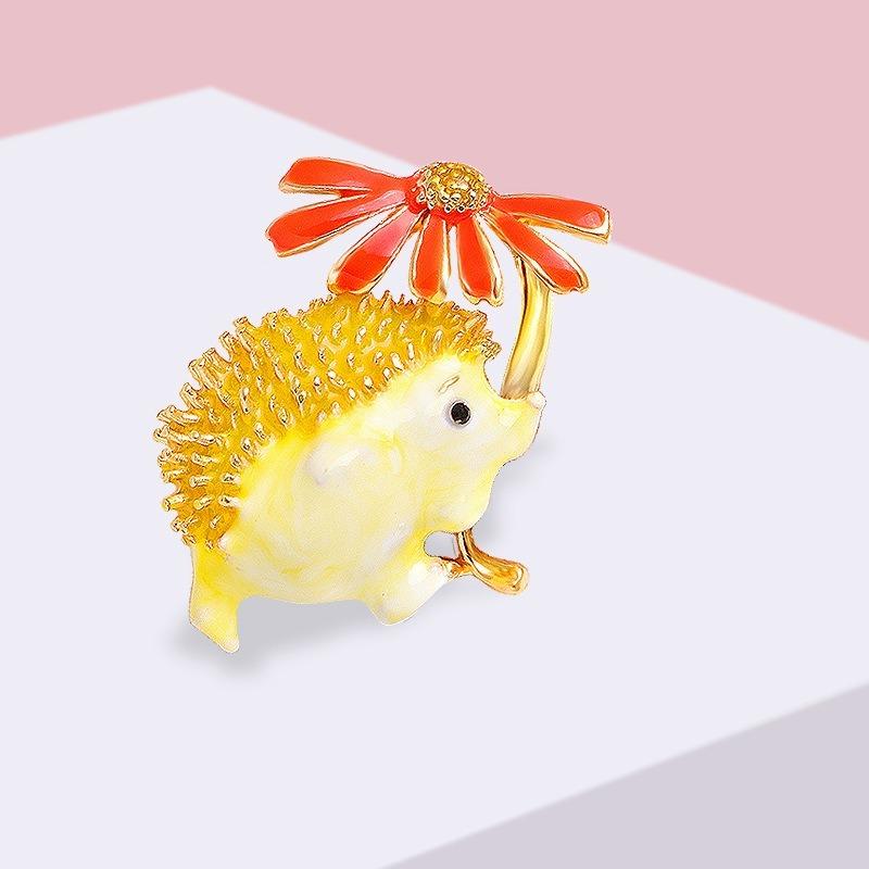 

Їжачок Брошка Мода Дейзі Брошки для жіночих прикрас тварин Смішний зимовий дизайн помаранчевий