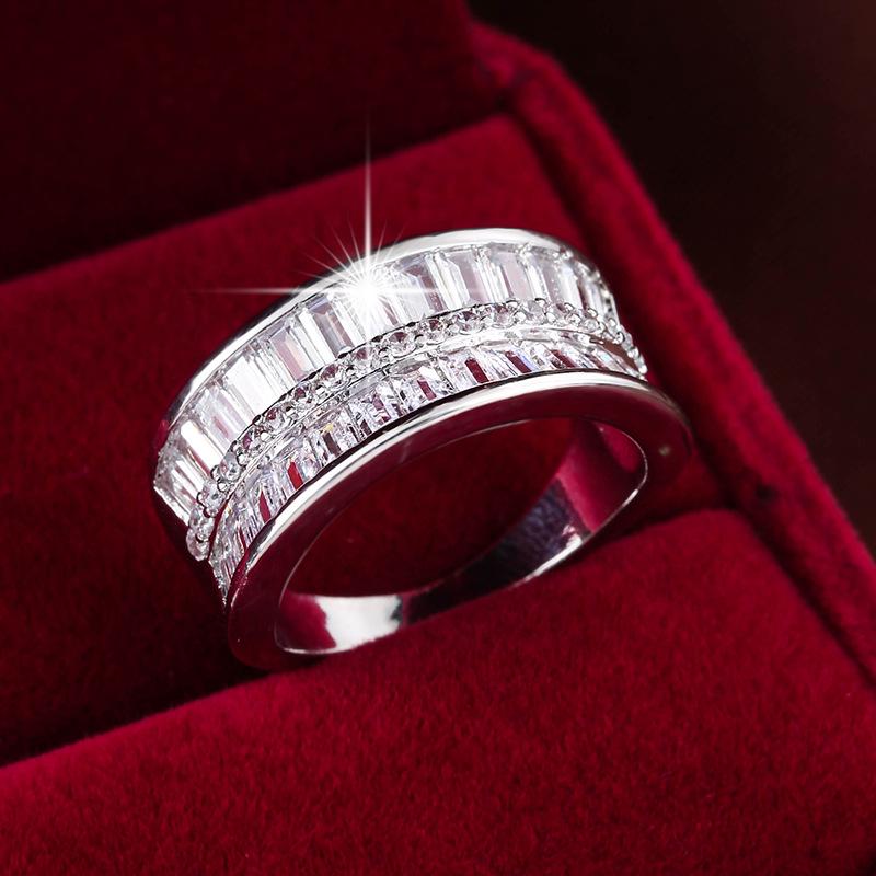 European-American Full Diamond Luxury Statement Ring for Women: Elegant and Unique Design Size 6