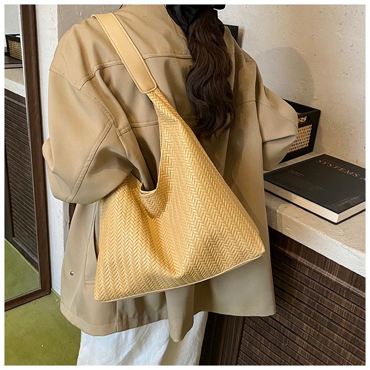 Women's Retro Woven Underarm Crossbody Tote - Solid Color Versatile Handbag