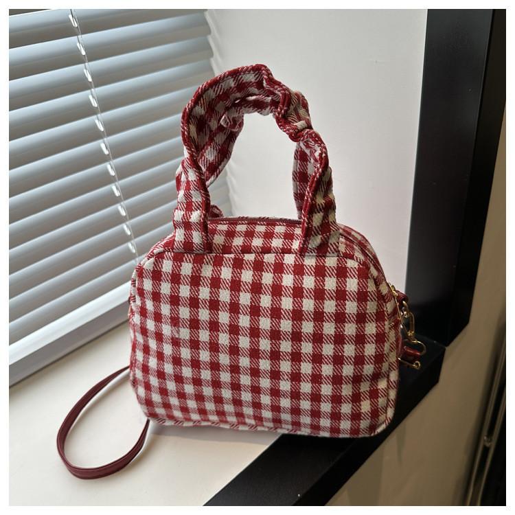 

Fashionable Small Square Bag With Zipper Closure And Phone Pocket червоний