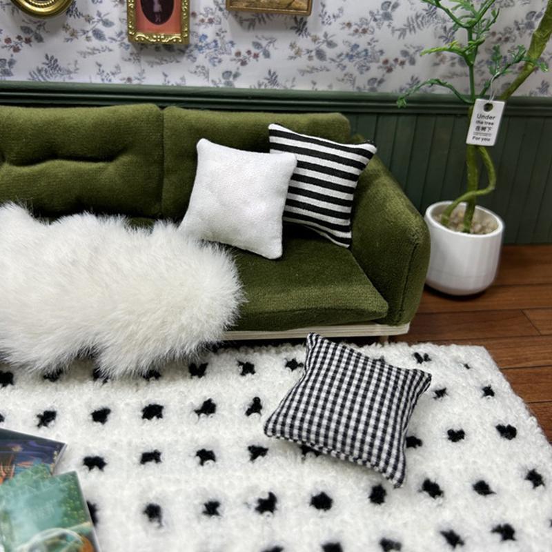 1:12/1:6 Dollhouse Miniature Carpet Plush Black Plaid Floor Mat Mini Simulation Rug Mat Model Living Room Bedroom Home Decor