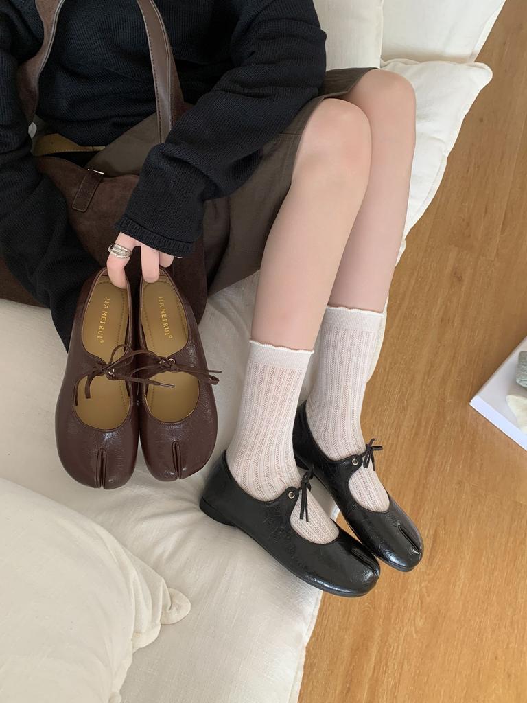 Niche Flat-heeled Pig's Foot Shoes Women's Shoes 2025 New Autumn Horseshoe Pig's Foot Shoes One Pedal Doudou Single Shoes