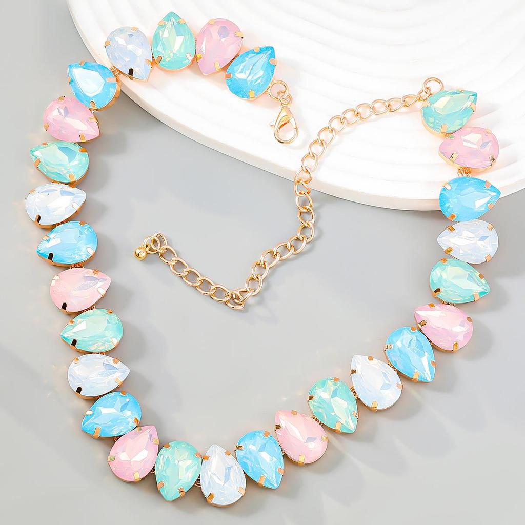 Tendance Printemps 2023: Collier Exagéré Multicouche en Verre Diamant Goutte d'Eau