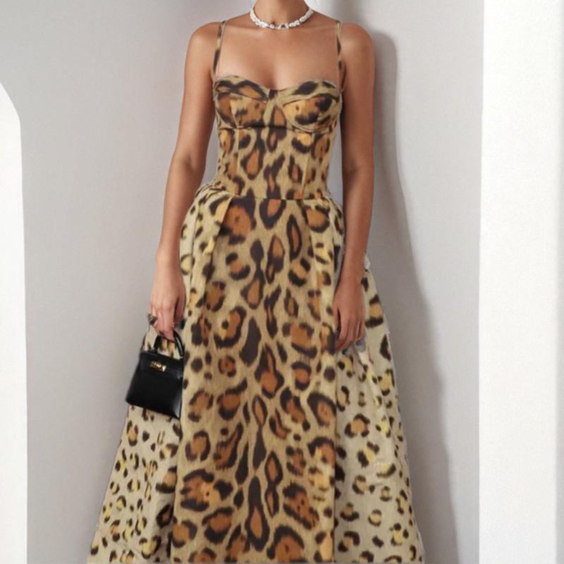 New Summer Models, European and American Women's Clothing, Sexy and Fashionable Leopard Print Suspender Waist A-word Dress
