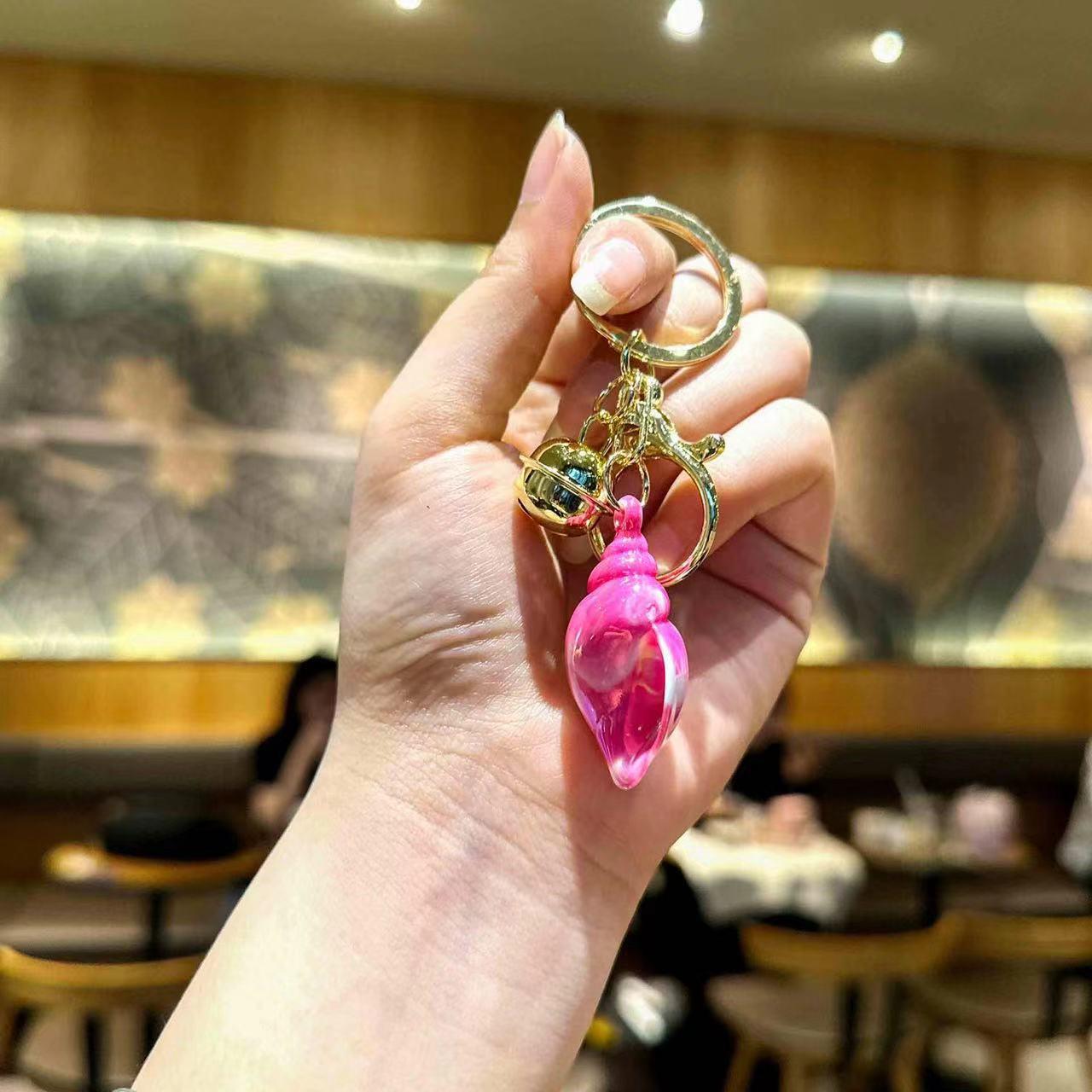 Очаровательный автомобильный брелок в виде ракушки - милый мультяшный кулон для пар