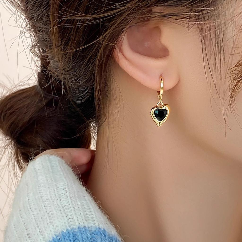Light Luxury Irregular Black Heart Earrings Retro Temperament 100% Match Pendant Design Commuter Back-to-school Niche High-end Jewelry