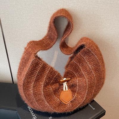 Kadın çantaları – Geniş Çantalar