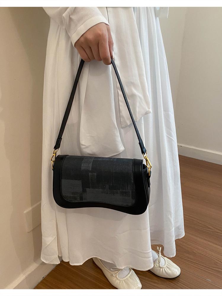 2026 Summer French Fashion Women's Versatile Crossbody Shoulder Bag - Elegant and Trendy