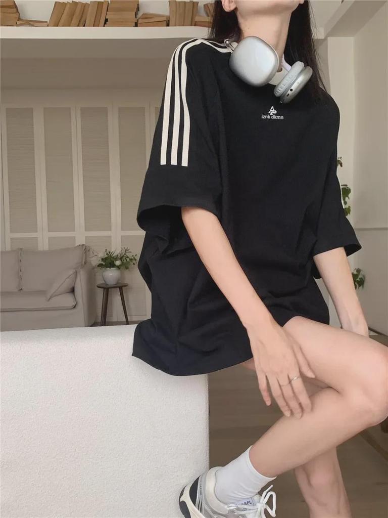 Camiseta Unisex Retro Listrada de Manga Curta - Corte Solto, Gola Redonda, Estilo Casual para Primavera/Verão.