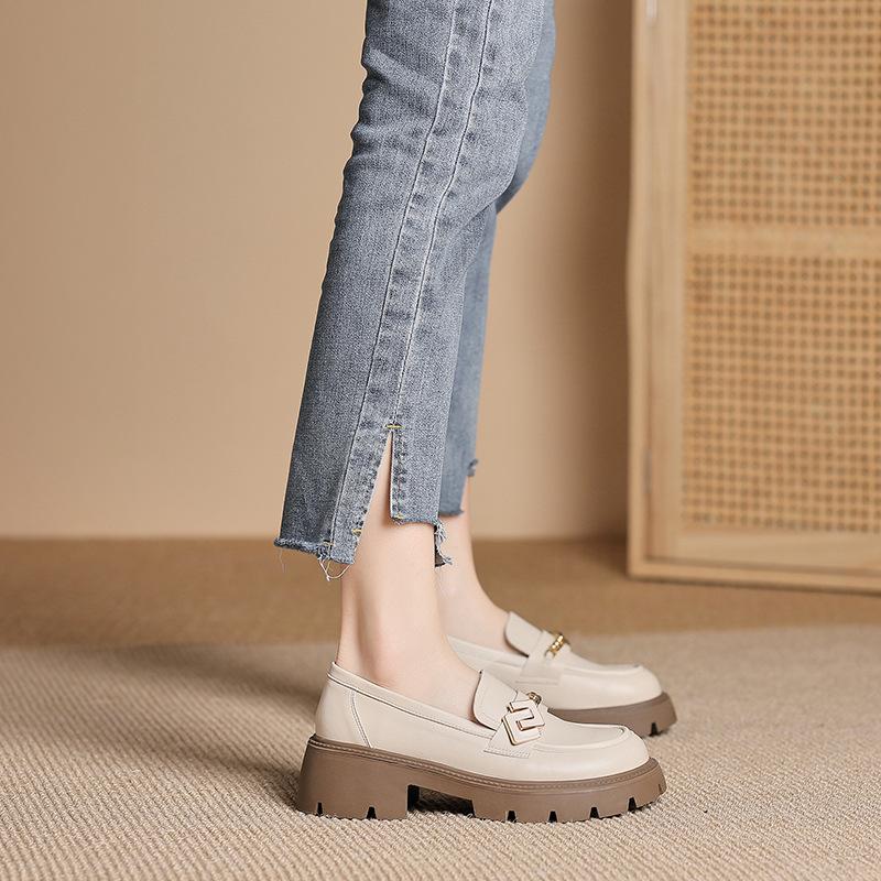 Round Head Platform Loafers Women'S Brock British Style Small Leather Shoes Women'S Metal Buckle Decorative Shoes