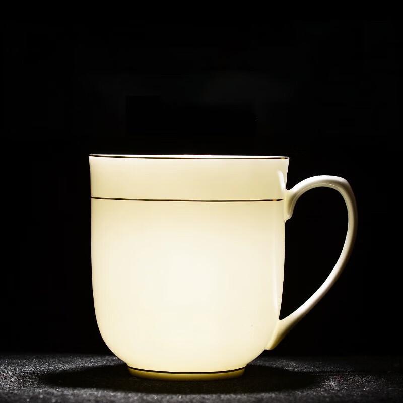 Elegant Bone China Tea Cup with Lid