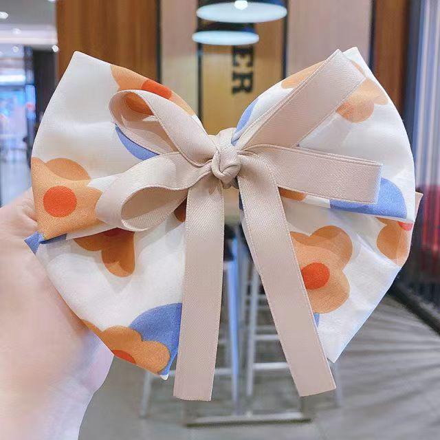 

Бархатный бант со стразами и кисточкой - Элегантные аксессуары для женщин