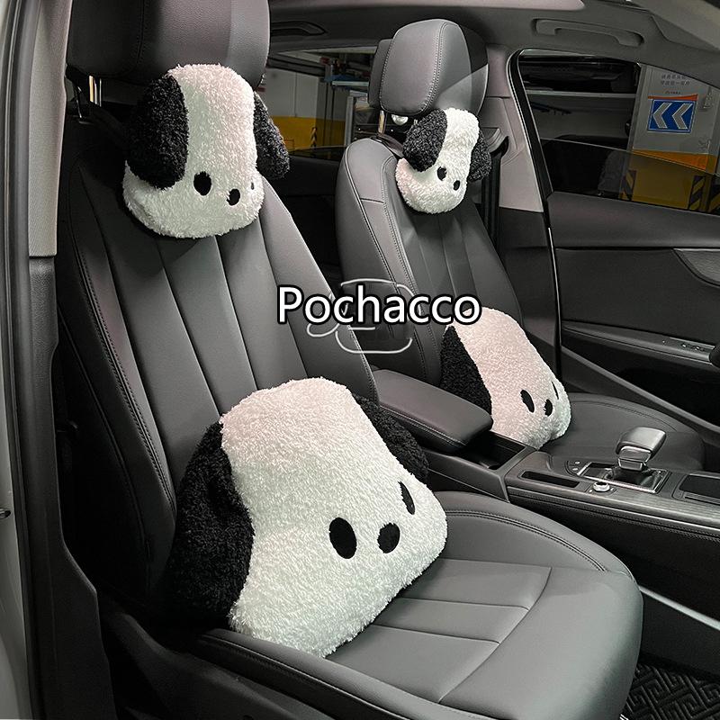 

Плюшевая аниме милая автомобильная подушка для талии Pochacco, креативная автомобильная подголовник для защиты шеи, мягкая удобная авто белая собака