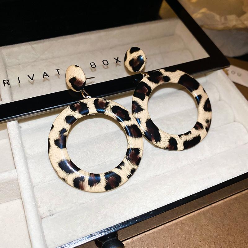 Retro Hong Kong Style Silver Needle Leopard Print Circle Earrings Light Luxury High-end Temperament Earrings Niche Earrings Women