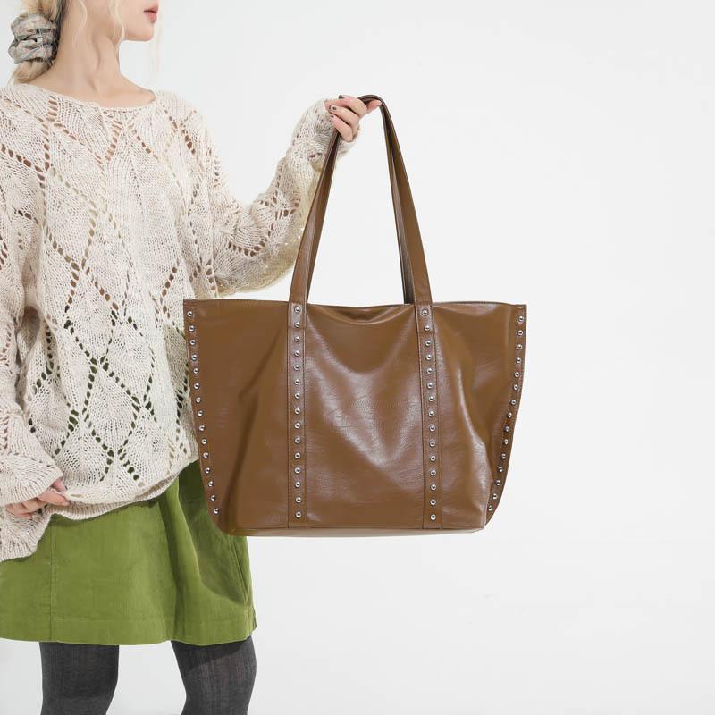 Popular Large-capacity Bag, Retro Rivet Tote Bag, Fashionable Single-shoulder Underarm Bag