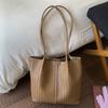 High-value autumn fashion woven bag women's new retro tote bag large-capacity shoulder commuter bag
