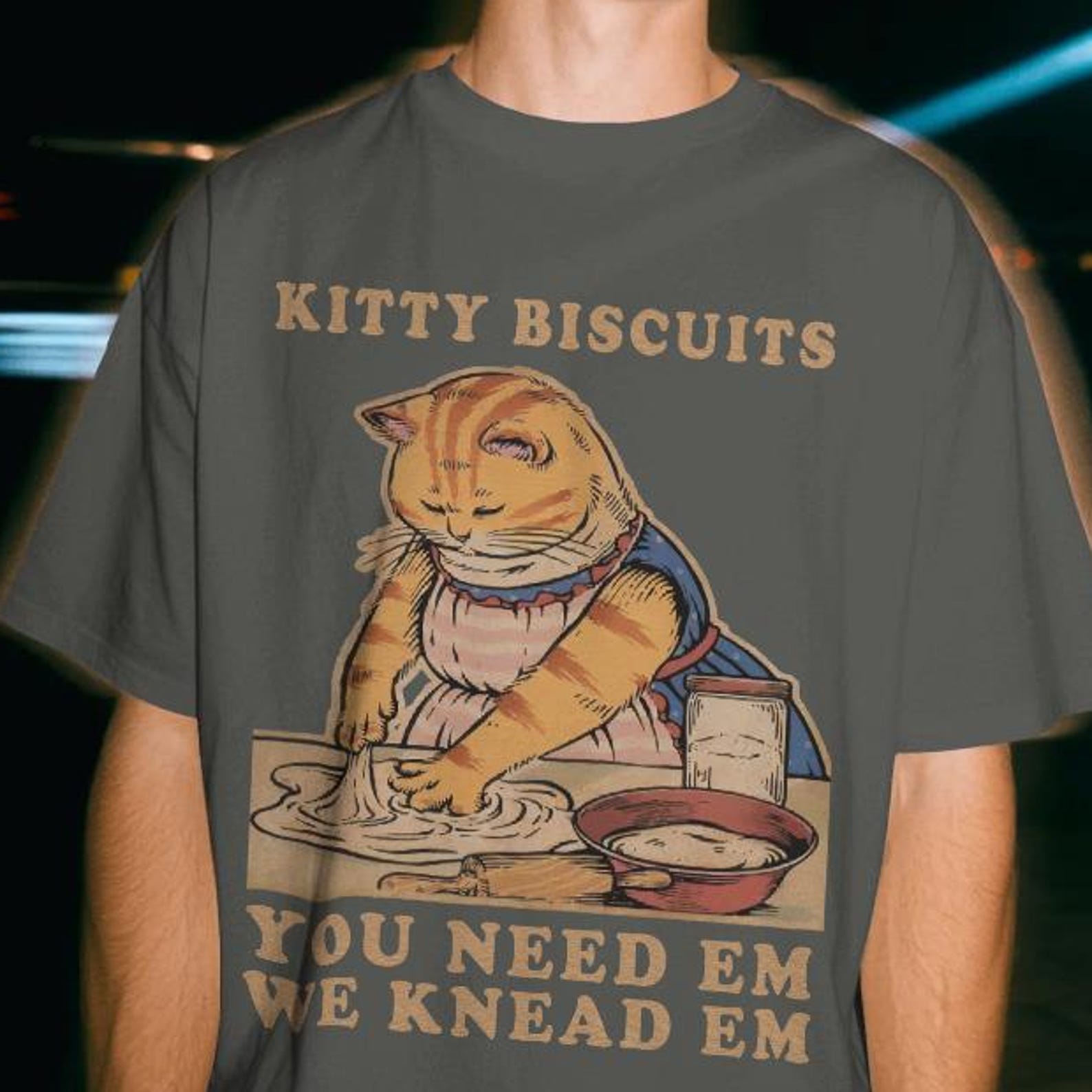 Comfort Colors Kitty Biscuits T-Shirt: Funny Kneading Cat Graphic Tee S