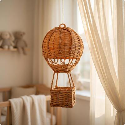 Décoration Montgolfière Bohème | Texture Tissée à la Main, Présentation Rustique sur Table