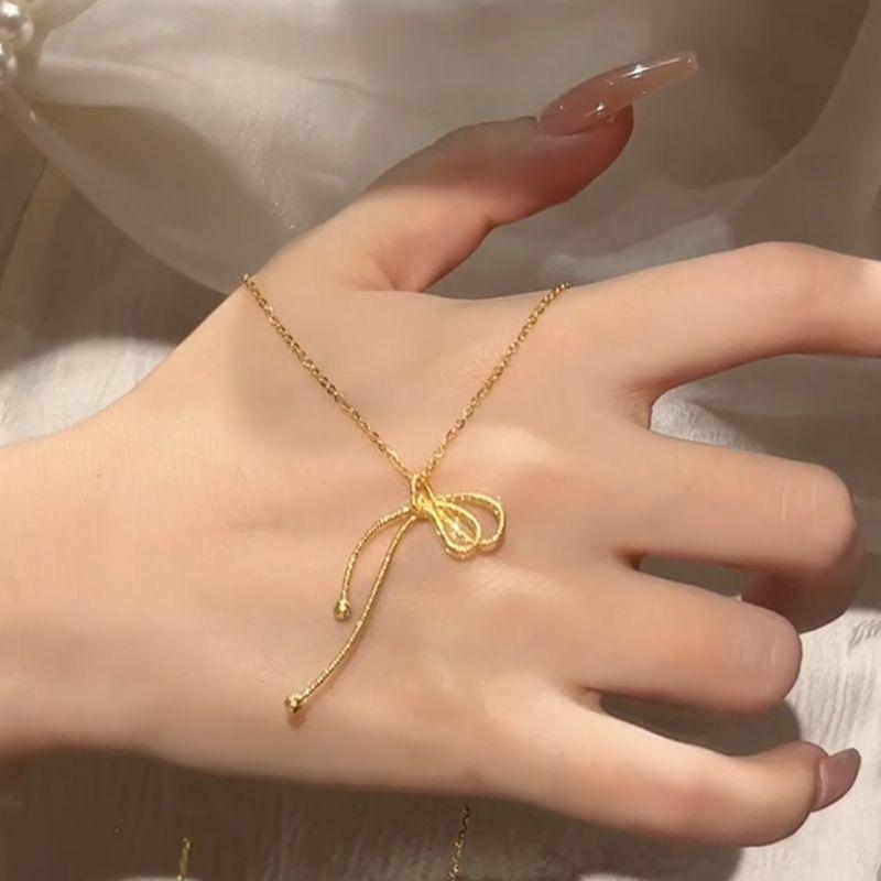 Four-Leaf Clover Zircon Necklace - New 2025 Light Luxury Titanium Steel, Non-Fading Clavicle Chain.