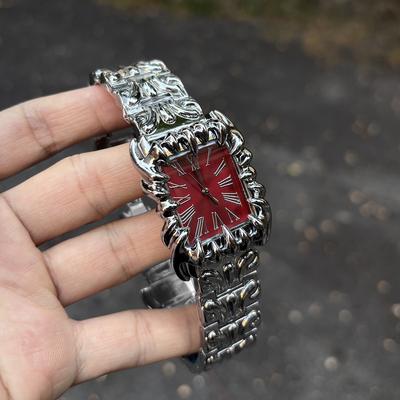 Square Y2k Red Demon Claw Design Quartz Watches Men Alabaster IndustriesDevil Claw Top Unique Creative Watch Male Clocks Relogio