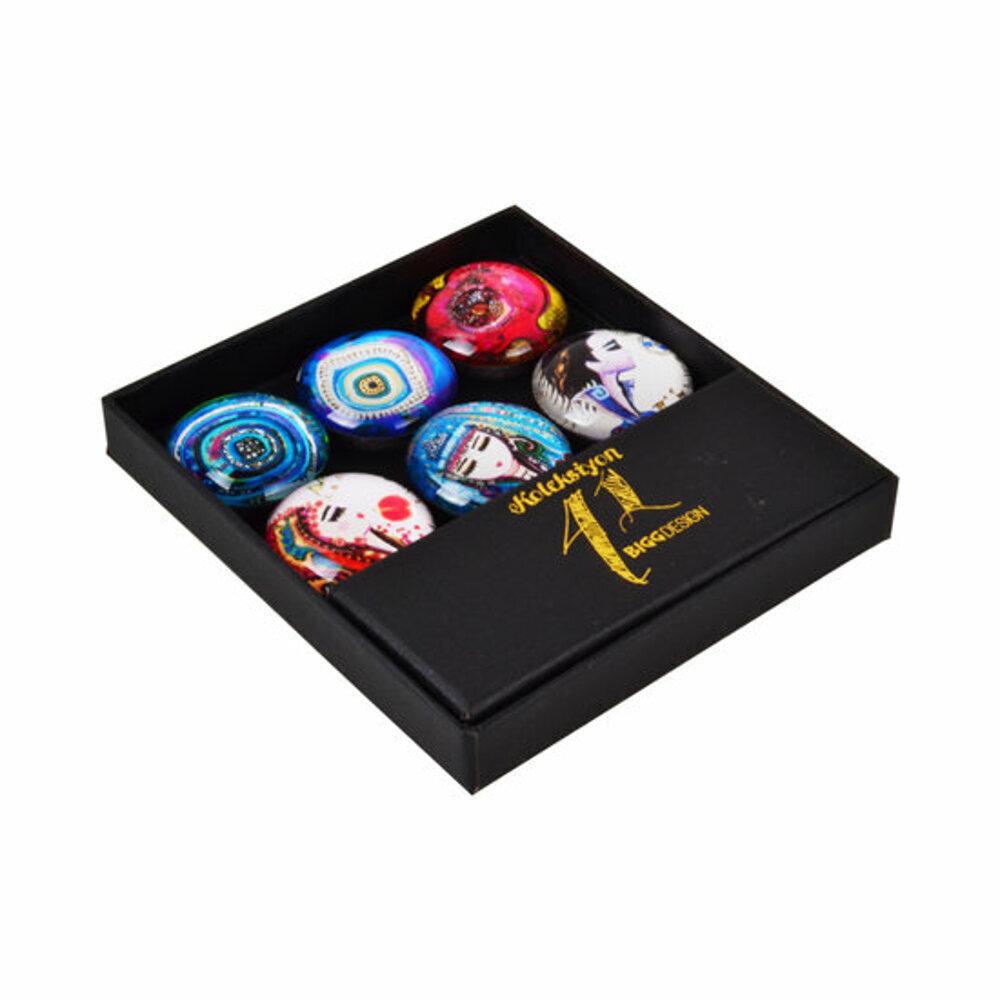 

Biggdesign 6 Piece Magnet Set, Special Artist Design, 3.5 cm Diameter, Boxed, Cambered Circle Glass Magnet