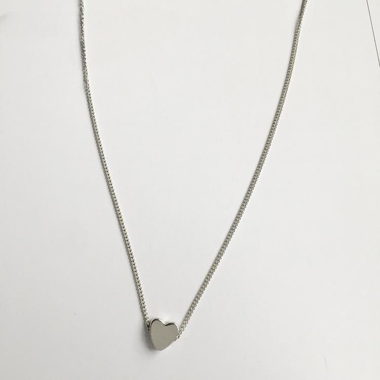 Simple Love Short Necklace Collarbone Chain Female, Exquisite Metal Heart-shaped Short Necklace