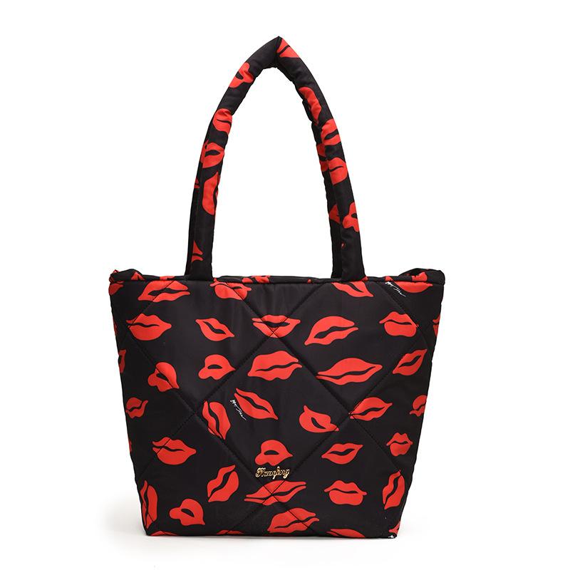 

Trendy new lip cotton bag women s large-capacity casual personalized tote bag college student winter versatile shoulder bag One size