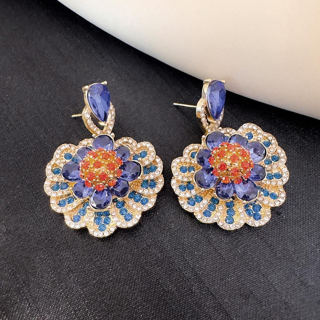 Luxurious Zircon Water Drop Flower Earrings Retro Court Style Fashion Earring Jewelry for Women Party Dainty Gifts