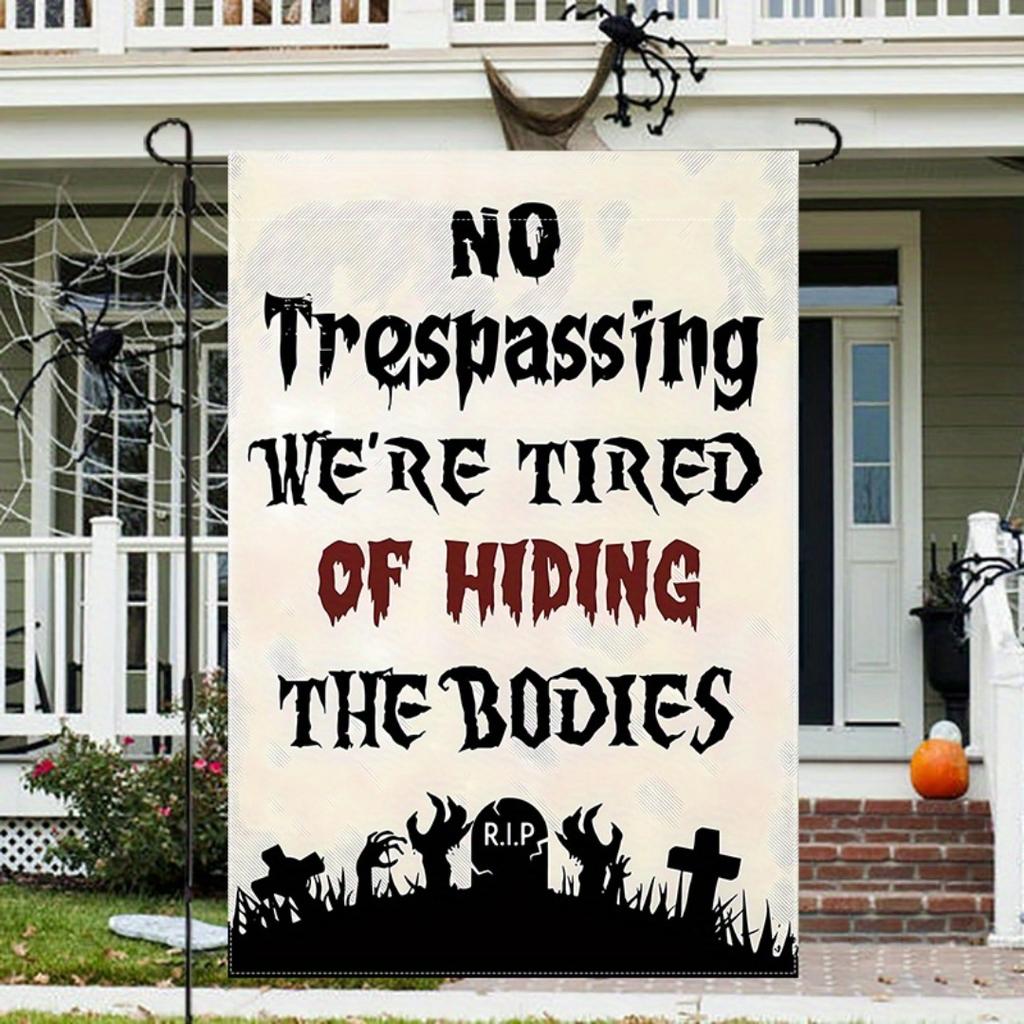 1pc 30x45cm White Halloween Garden Flag Suitable for Halloween Yard Outside Decoration No Flag Pole 12X18 Inch