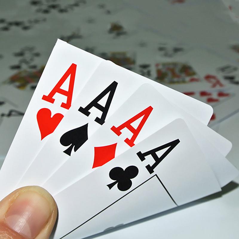 100% PLASTIC New Poker Size Good Playing Cards Excellent
