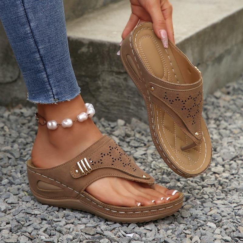 Fashion New Style Popular Woman Leather Non-Slip Soft Platform Shoes Flip Flops Summer Women's Wedge Sandal with Heel Orthopedic Sandals