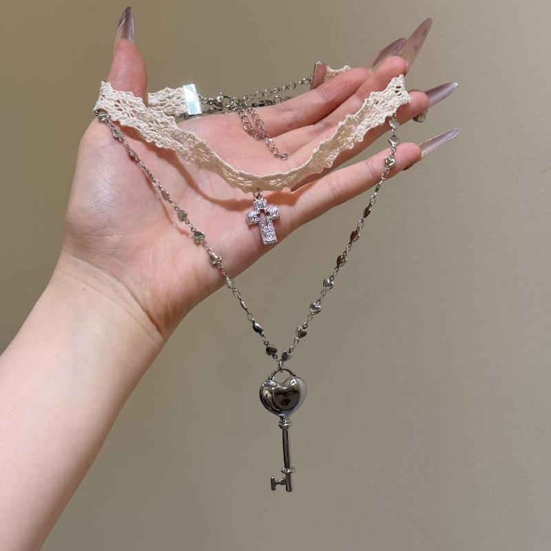 Luxury Vintage Chain Imitation Pearl Chain Necklace For Women Punk Cross Pendant Choker