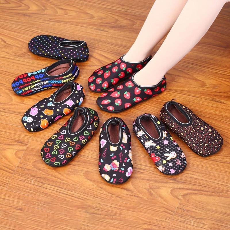 Damen Hausschuhe für den Boden Indoor Kurze Socken Elastisch Bedruckt Warm Verdicken Fleecegefüttert Bodensocken Rutschfeste Socke