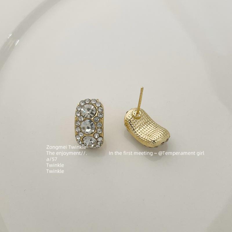 Korean Zirconia Sparkly Stud Earrings - Versatile No-Pierce Ear Clip for Women