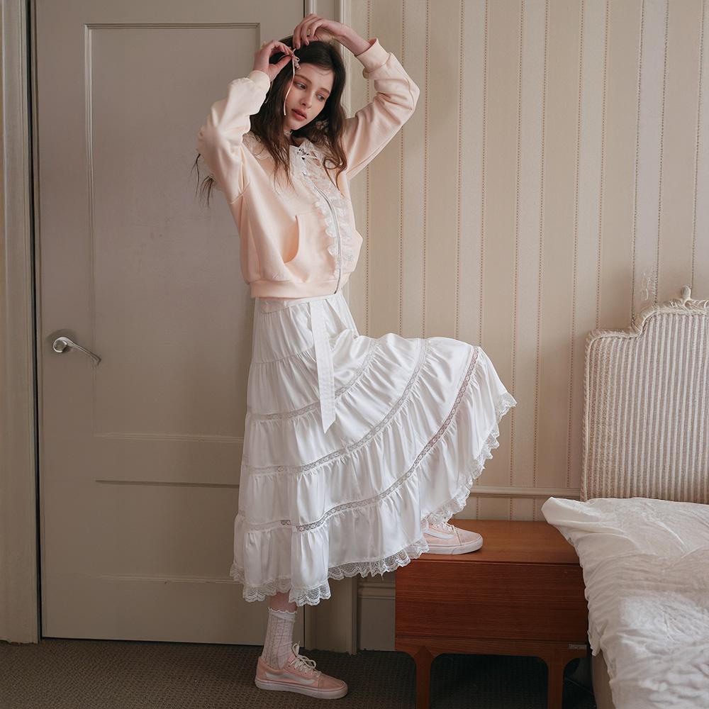Ceme Adu Cest_Ribbon Lace Tiered Skirt