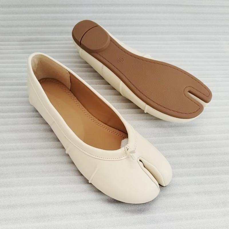 Split-toed shoes women's handmade shoes ballet shoes flats pleated beige niche personalized retro shallow mouth single shoes