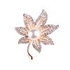 Fashion Middle Large Pearl Maple Leaf Full Diamond Brooch Perfect Gift for Couples Corsage Flower Corsage Buckle Women Accessories