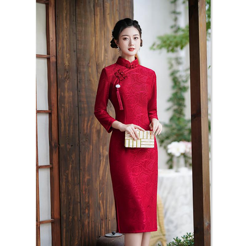 Red lace medium and long-sleeved cheongsam autumn and winter new improved bride red wedding girl cheongsam