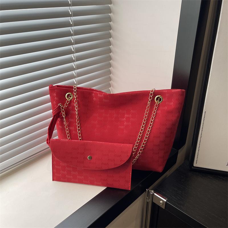 

Bags Commuter large-capacity tote bags Alphabet fashion shoulder bags New women s bags High-end fashion красный