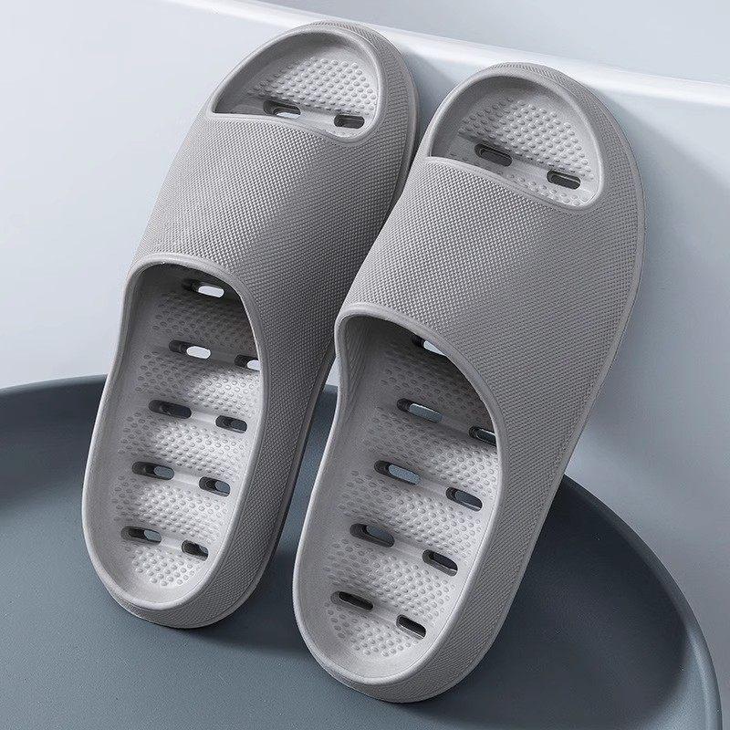 Leakproof Quick-Drying All-Season Bathroom Shower Slippers for Women and Men