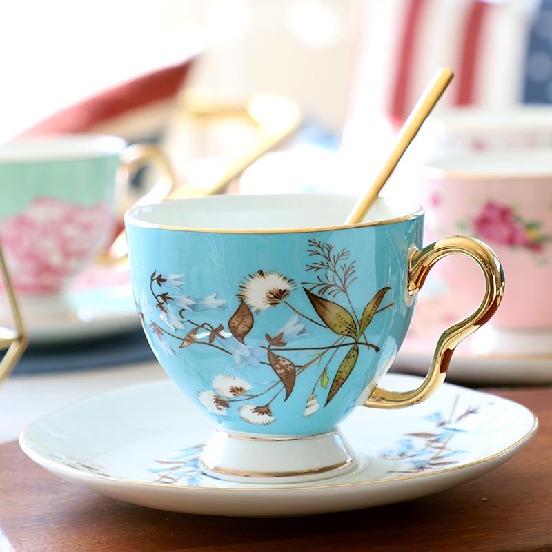 Floral Pattern Coffee Cup with Golden Handle, Light Luxury Bone China Cup Saucers and Spoon, Gold Trim Ceramic Teacup Exquisite Tea Sets,200ml