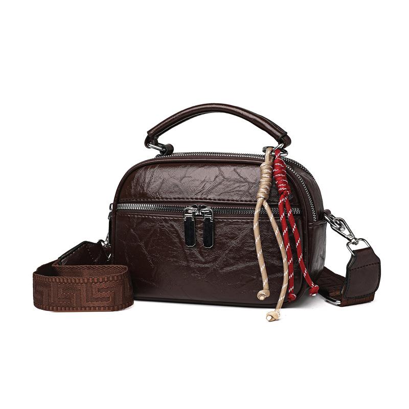 

Stylish and simple single shoulder diagonal span shell bag темно-коричневого