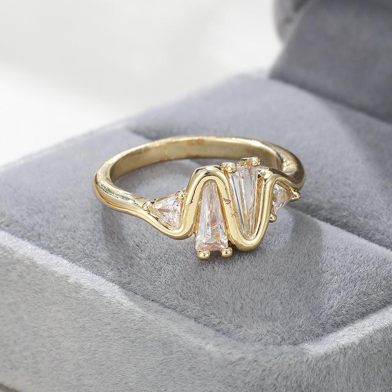 Chic Luxury Wavy Multi-cut Zirconia Gold Color Women's Rings Engagement Rings for Women Lady Party Bridal Jewelry AccessoriesGood product