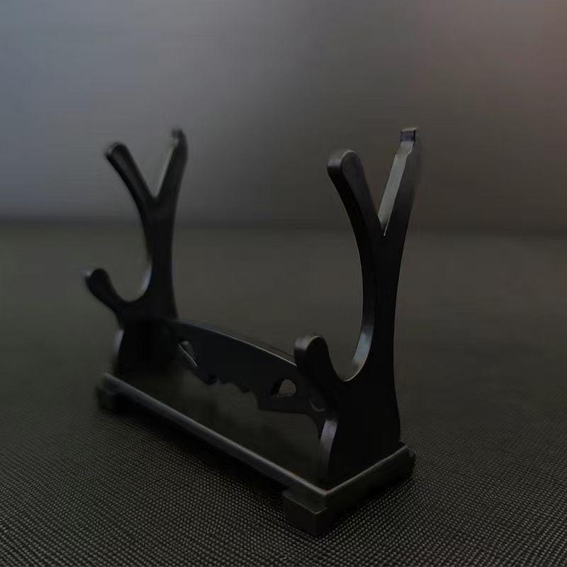 Бесстрашные Лепестки Кусаригама: Вращающаяся металлическая модель холодного оружия