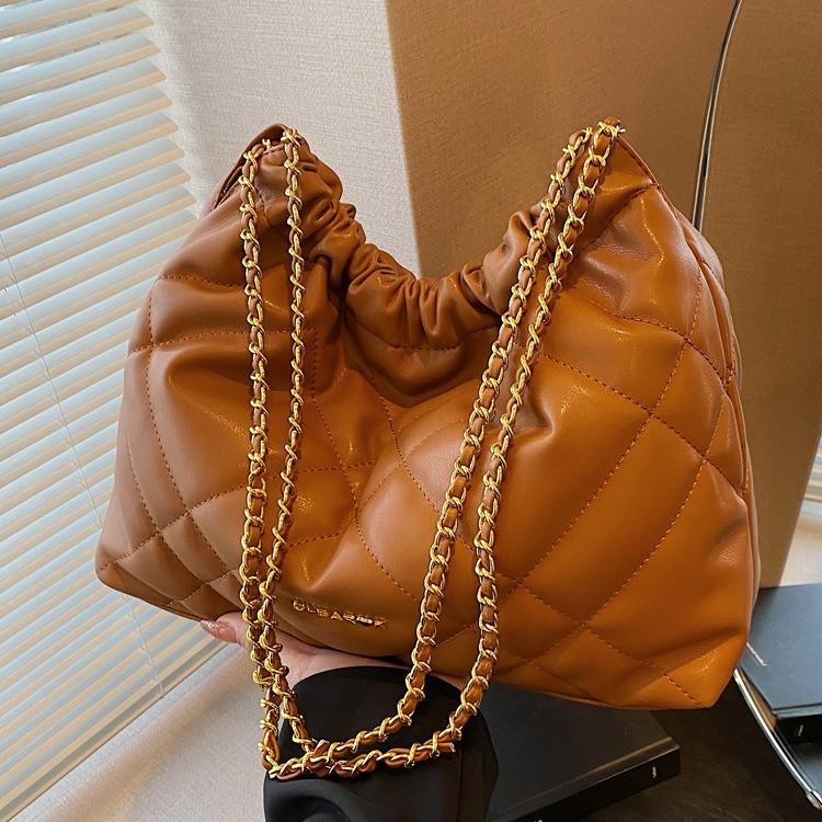 IELGY Large-Capacity Diamond Casual Trendy Fashion Tote Bucket Bag All-Match Chain Shoulder Female Bag